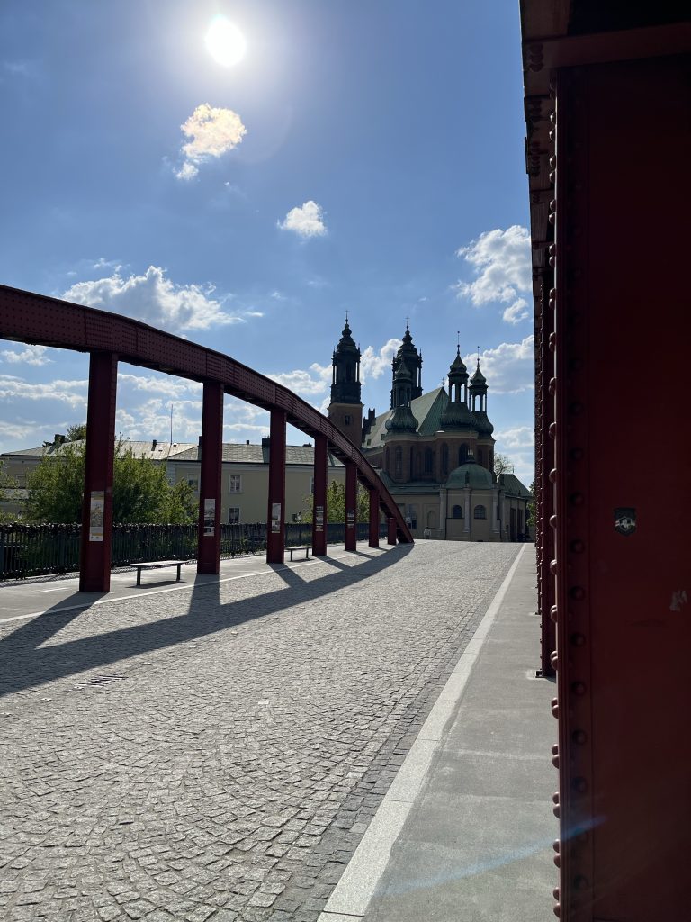 Brücke auf die Dom-Insel